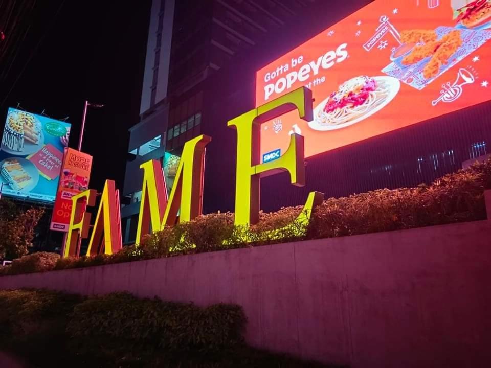 One Bedroom Condo Unit Fame Residences Manilla Buitenkant foto